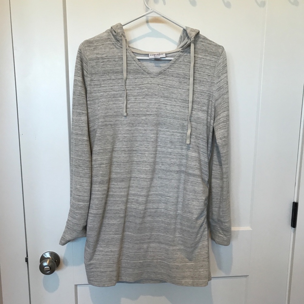Tunic length maternity sweatshirt